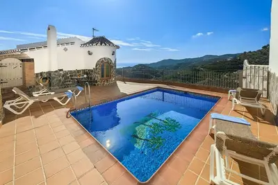Image de Merveilleuse maison de vacances privée avec climatisation, piscine privée, Tv et terrasse