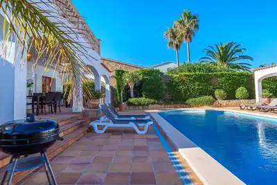 Image de Confortable appartement pour 4 personnes avec Wifi, piscine, Tv et terrasse