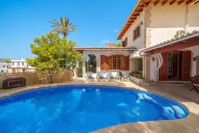 Image de Belle maison de vacances privée avec piscine privée, Wifi, climatisation, Tv, terrasse, parking