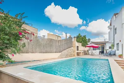 Image de Belle maison de vacances privée avec piscine privée, climatisation, Tv, terrasse, animaux admis