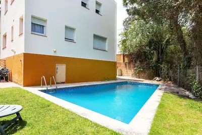Image de Maison de vacances privée avec piscine privée, Wifi, Tv, patio, animaux admis, parking