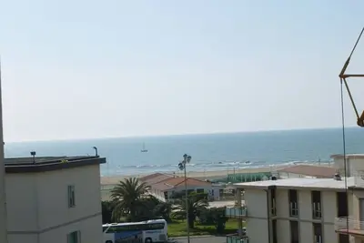 Viareggio Città Giardino, appartement vue mer avec terrasse
