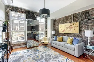 Image de Loft du centre-ville moderne - Vues sur la rue Broughton