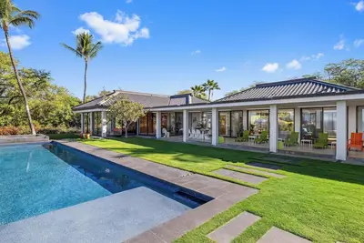 Image de Maison de 4 chambres avec piscine privée et vue sur l'océan!