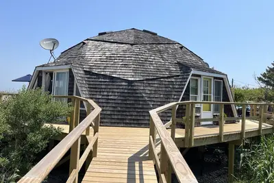 Image de Maison Bayfront récemment rénovée de 4 chambres avec grande plage de sable privée