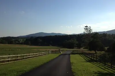 Image de Pete's Place: Forest retreat near wineries, Blue Ridge School, and Shenandoah Np