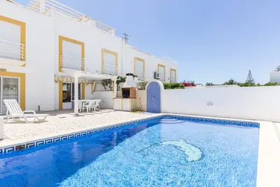 Image de Villa de 3 chambres avec piscine privée à 200m de la plage et Wi-Fi by AlgarveManta (20v3)