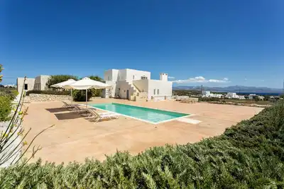 Image de Villa Blueberry avec piscine privée près de Naoussa et de la plage de Santa Maria