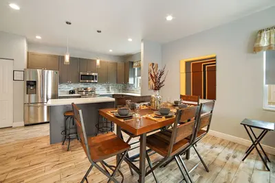 Image de New Centrally Located Chic Family Home In Tampa