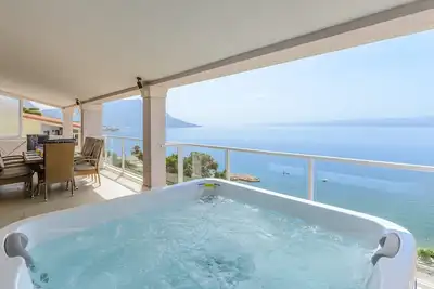 Appartements Hope (Dugi Rat) - Appartement 3 Chambres avec Terrasse et Vue sur la Mer
