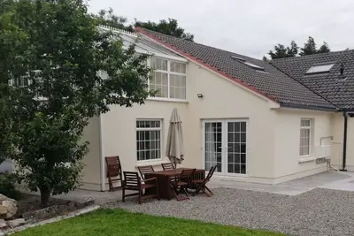 Image de Lodge S / C spacieux avec grand jardin près de Lough Corrib, Galway City et Connemara