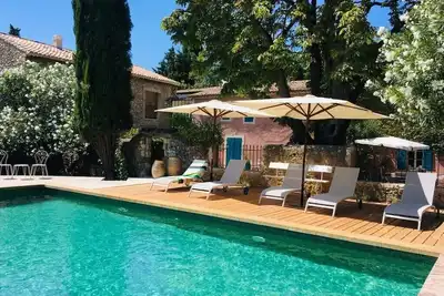 Image de Charming and comfortable Provencal farmhouse with beautiful swimming pool