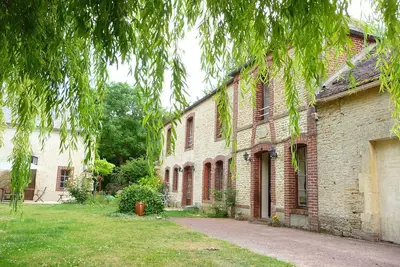 Image de belle maison campagne avec piscine chauffé, jardin clos, mer 18 km