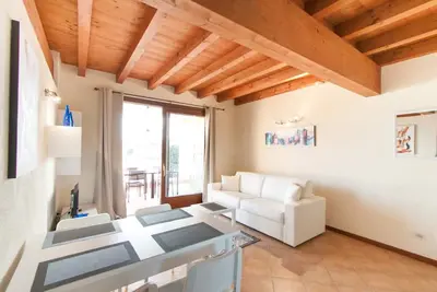 Image de Two bedroom apartment with pool view