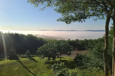 Image de Mountainside Cabin\" Bigfoot Retreat\"