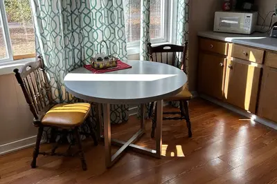 Image de Hemlock House in Republic - bain à remous, WiFi (Premium), Tv satellite (Premium), animaux acceptés