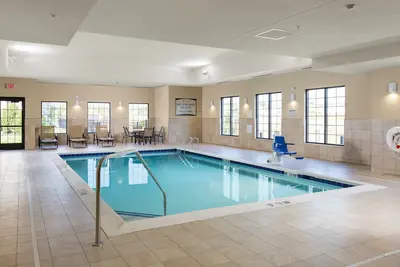 Image de Studio accessible aux personnes à mobilité réduite près de l'Ohio State University | Petit-déjeuner quotidien gratuit