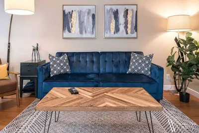 Image de Vue sur le lac | Rustique Moderne | Rez-de-chaussée | Jacuzzi