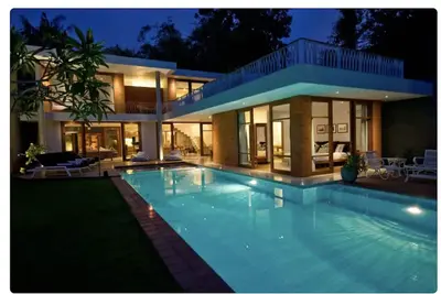 Image de Jardin moderne du milieu du siècle paradis au cœur de Seminyak