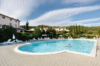 Image de Appartement dans le vert de la Toscane avec piscine Residence Il Granaio