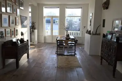 Image de Maison supérieure lumineuse et spacieuse à Scheveningen près de la mer et idéale pour la famille