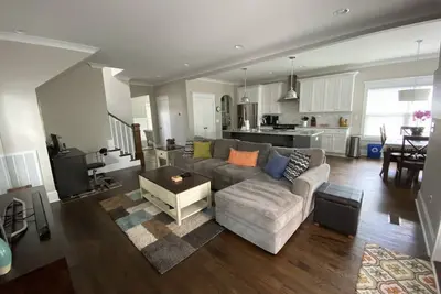 Image de \"Failte\" Bienvenue. À seulement 3 km du Spectrum Center avec Noda et la plaza à proximité