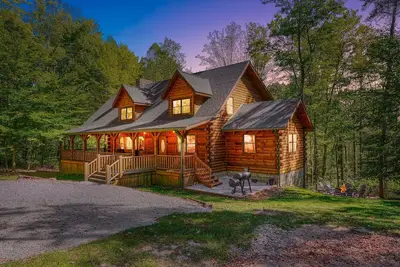 Image de Cabane en rondins de luxe de 6 chambres près de Hocking Hills - Hickory Hill Lodge