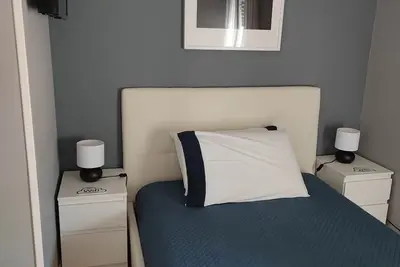 Image de Accueil K&Y Metro Cornelia. Deux arrêts du centre d