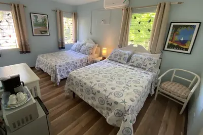 Image de Coastal DeLuxe à The Blue Orchid avec piscine