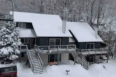 Image de Chalets de puits de mines des montagnes Whitecap