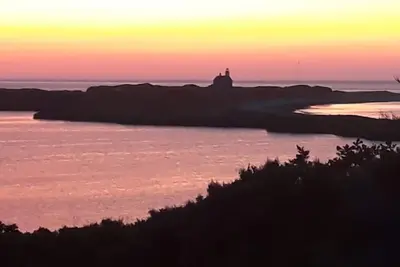 Simplicity With Stunning Sunset View!