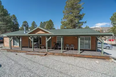 Image de Kenton House- Village Location, Walk to both June and Gull Lake and the village