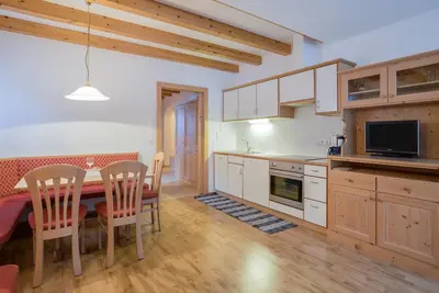 Image de Appartement idyllique \"Wieserhof Benjamin\" avec balcon, vue sur les montagnes et Wi-Fi