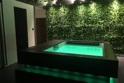 Image de \"La Maison Spa d'Alessia\" with pool and beach rated 5 stars*****