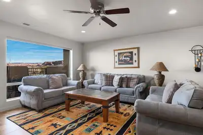 Image de Condo neuf à Rim Village Vista - Superbes vues - Piscine / bain à remous