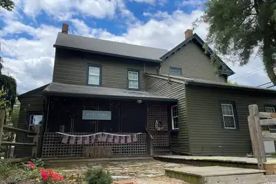 Image de Maison de taverne historique avec des équipements modernes