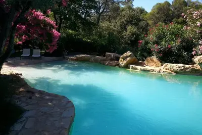 Image de Gîte la \"Suite Coloniale\" 2 pièces - 45 m², Terrasse et jardin privé.