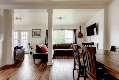 5 chambres, toute la maison, totalement privé et situé au centre