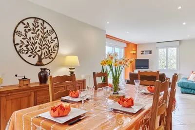 Image de Merveilleuse maison de vacances privée avec Wifi, Tv, patio, animaux admis et parking