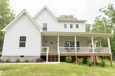 Image de Nouvelle maison de montagne, porches paisibles