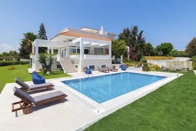Image de Rhodes, Luxueuse villa de 4 chambres, piscine privée, 10 personnes