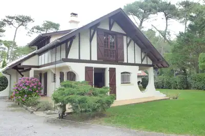 Image de Seignosse Les Bourdaines – Villa 2**, 10 personnes, au calme sous les pins, plage à pied