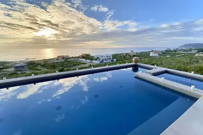 Image de El Bajadero: villa de luxe 4bd / 5ba avec superbe piscine / bain Ă remous et vues panoramiques