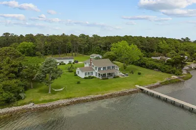 Image de Maison de Harold: maison de 4 Br / 3 Ba à Gloucester, pour 10 personnes