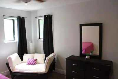 Image de Maison lumineuse, confortable et moderne à 8 minutes de Fsu.