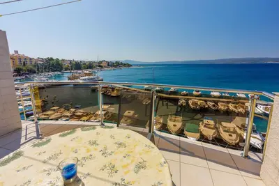 Image de Studio avec vue sur la mer et climatisation