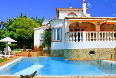 Image de Casa Illote - Villa de 3 chambres bien meublée - Superbe piscine - Idéal pour les familles