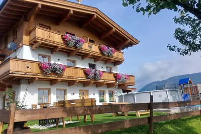 Image de Vacances Ă la ferme d'oeufs nouvellement construite et familiale