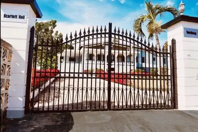 Image de Villa jamaïcaine. Allée fermée. Intimité totale pour 1 à 8 personnes. Plage à 1 mile.