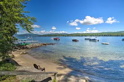 Image de Nouveau! Lakehouse rénové avec kayaks et accès à la plage!